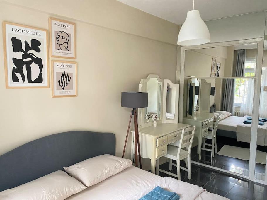 Comfy - Spacious Flat On The Kadikoey Seaside Apartment Istanbul Exterior photo